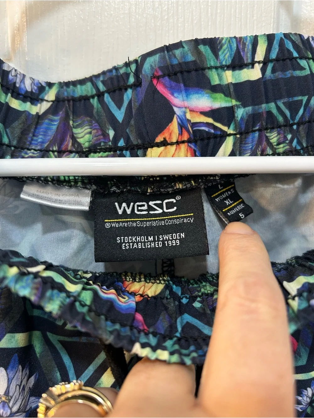 WESC Swim Shorts Men’s L Women’s XL Unisex Lotus Palm‎ Pull On Woven Drawstring